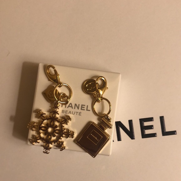 Chanel Charm - Picture 2 of 2